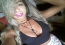 Nicoly loira novinha caiu na net pelada