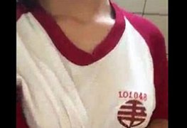 Ninfa gostosa na faculdade gravou vídeo pornô