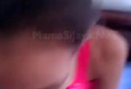 Ninfeta magrinha pagando um boquete