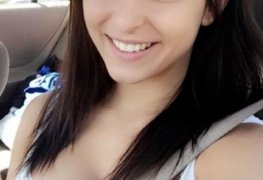 Ninfetinha linda querendo sexo