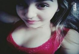 Novinha caiu na net brincando com a escova