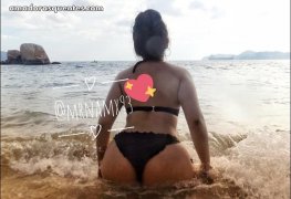 Novinha casada magrinha exibicionista