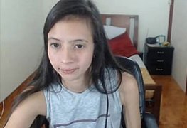 Novinha do cs:go pagando peitinho ao vivo