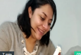 Novinha geme muito dando cu