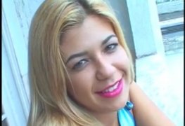 Novinha gostosa fode no porno brasileiro e bebe toda a porra