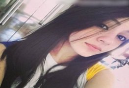 Novinha gostosa mandou nudes pro namorado e caiu na net peladinha