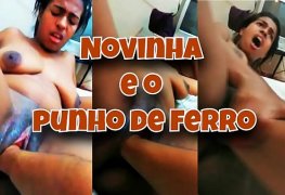 Novinha gozando