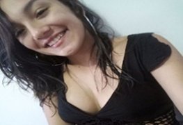 Novinha linda peladinha na obra