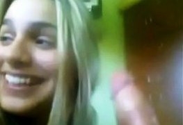novinha loira no boquete molhado e caprichado no ficante