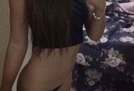 novinha magrinha se masturbando