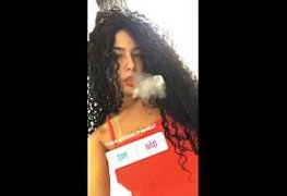 Novinha Miriam de fio dental rebolou e depois apagou