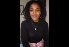 Novinha mulata deixou o macho filmar o boquete