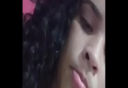Novinha na live mostrando a bucetinha