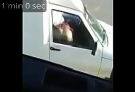 Novinha Pagando Boquete com o Carro em Movimento