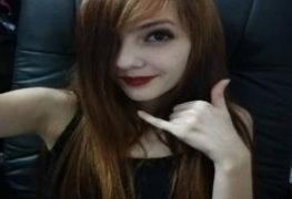 Novinha ruiva toda gostosinha