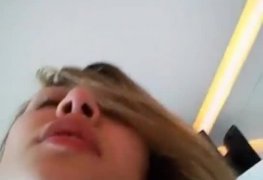 Novinha safada enjoou de dar a bucetinha e pediu no cu