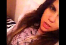 novinha se masturba gostoso