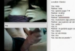 Novinha travessa provocando o roludo no omegle