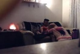 Novinho colocou câmera escondida e comeu a irmã