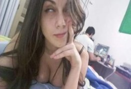 O namorado deu mole e a novinha mandou nudes pro melhor amigo