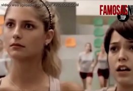 Olivia Torres mostrando os peitos