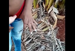 Pauzudo come novinha após os pais dela sairem