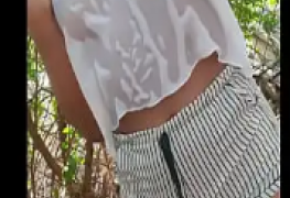 Pegou a sobrinha molhadinha e botou ela pra sentar