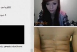 Perfeita novinha se interessou e fez tudo por ele no omegle