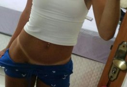 Pervinha ninfeta da xoxota bronzeada