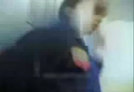 Professora puta deixa os alunos brincarem com a boceta dela