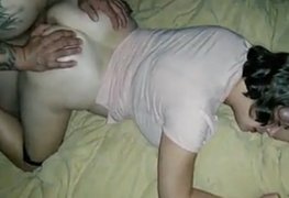 Putinha dá pra dois e deixa gozar dentro