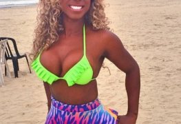 Quem lembra da Adelia caiu na net mostrando os peitos no BBB?