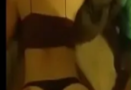 Rabuda novinha dando