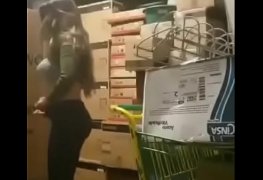 rapidinha com a empregada no trabalho