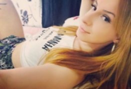 Ruvinha toda timida se mostrando pro namorado virtual