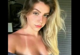 Sabrina delicia no boquete e na foda