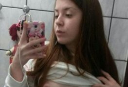 Safada ruiva novinha pelada em fotos íntimas