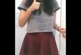 Safadinha abrindo o rabinho nesse vídeo amador