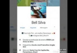 Safadinha gostosa do facebook trepada no motel com amigo