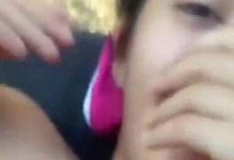Safadinha tímida da buceta gostosa fodendo dentro do carro - XV NUDES