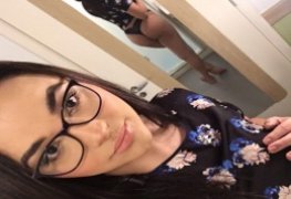 Secretaria novinha mandou pro patrão e caiu na net