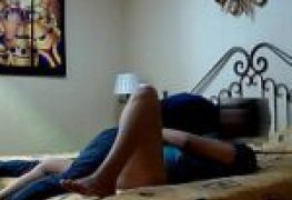 Sexo caseiro na cama com safadinha