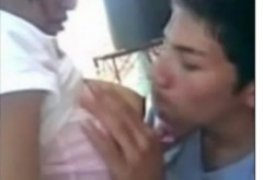Sexo gostoso com a amiga colegial novinha