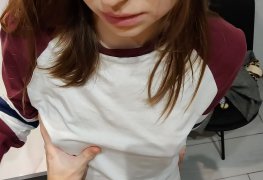 Sexo rápido com minha amiga namorada na cozinha