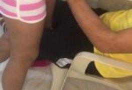 Sobrinha sendo comida pelo tio com vontade