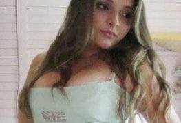 Socando dentro da boca da ninfeta em boquete forçado - Xisvideos