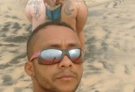 Sortudo com duas gostosas