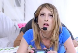 Sortudo comeu a gostosa enquanto jogava – xPornbr