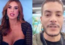 Tesuda Nicole Bahls peladinha como veio ao mundo