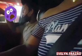 Travesti Comendo Garoto Programa Novinho que aceitou entrar no carro.
